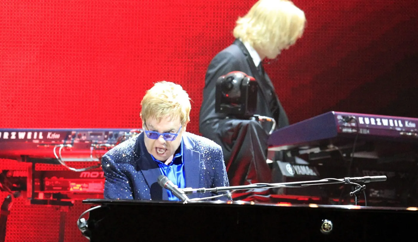 7021507-elton-john.jpg