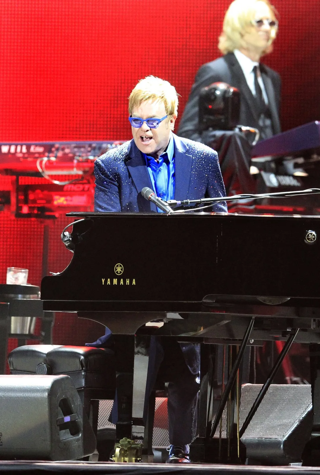 7021536-elton-john.jpg