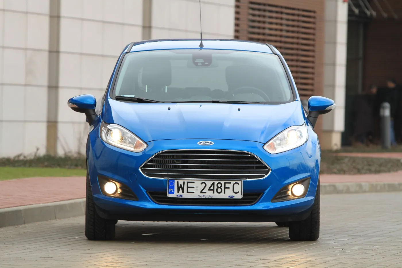 7030278-ford-fiesta.jpg