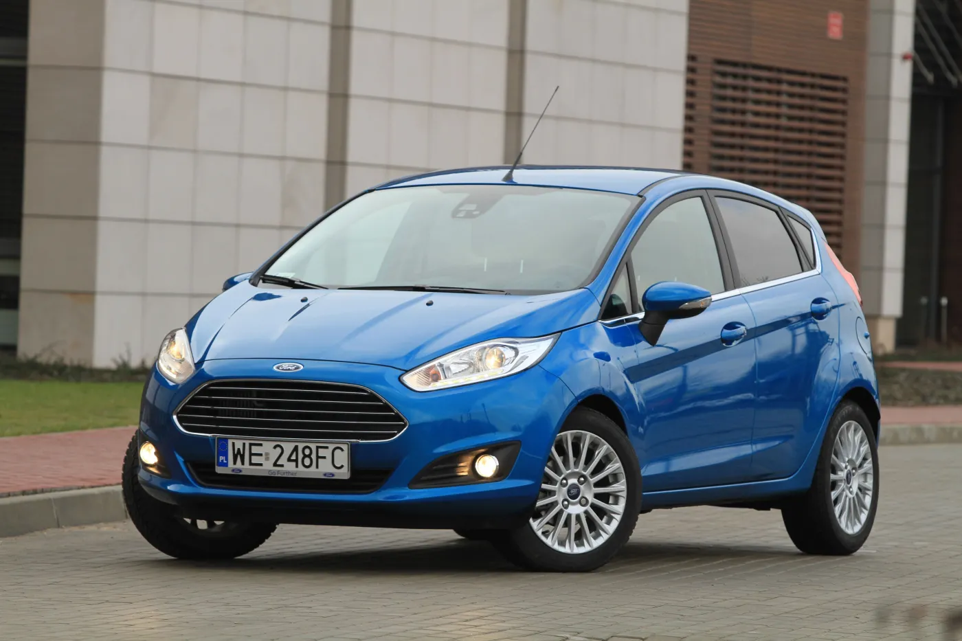 7274712-ford-fiesta.jpg