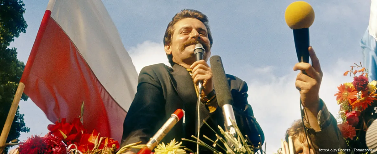 6875045-lech-walesa.jpg