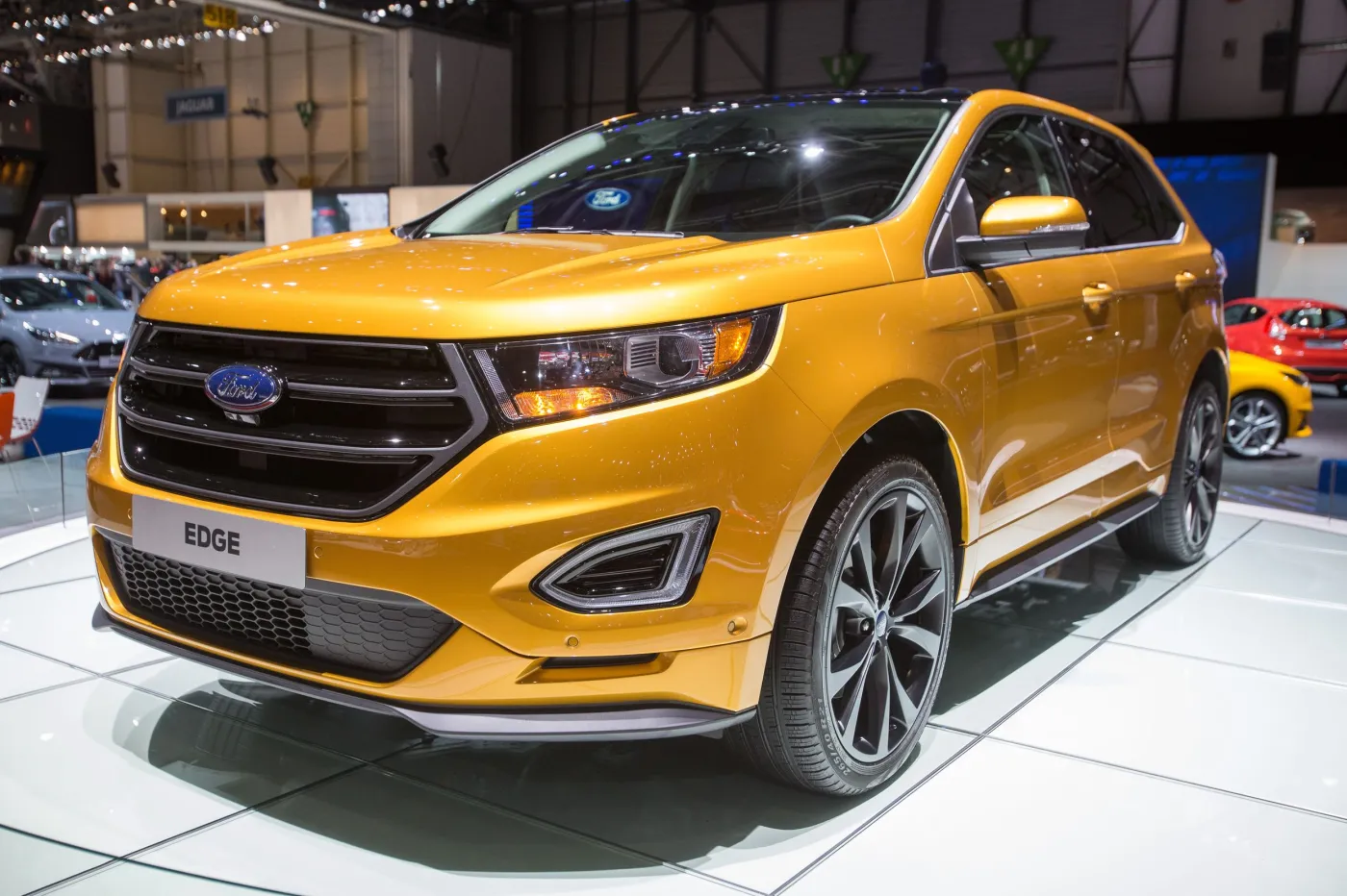 7518281-ford-edge.jpg
