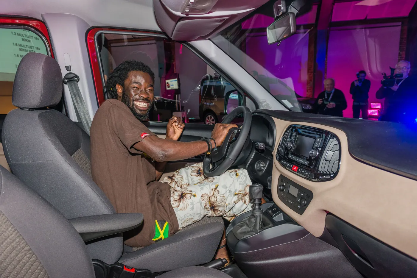 Wielkie auto za małe pieniądze atakuje Dacię! Nowy duży fiat już w Polsce. ZDJĘCIA