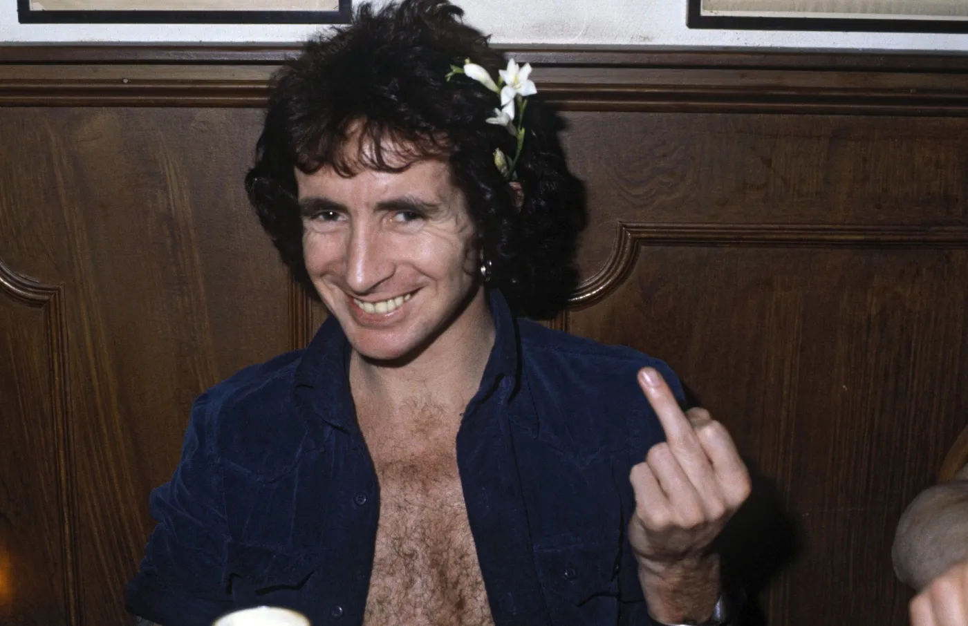 7609204-bon-scott.jpg