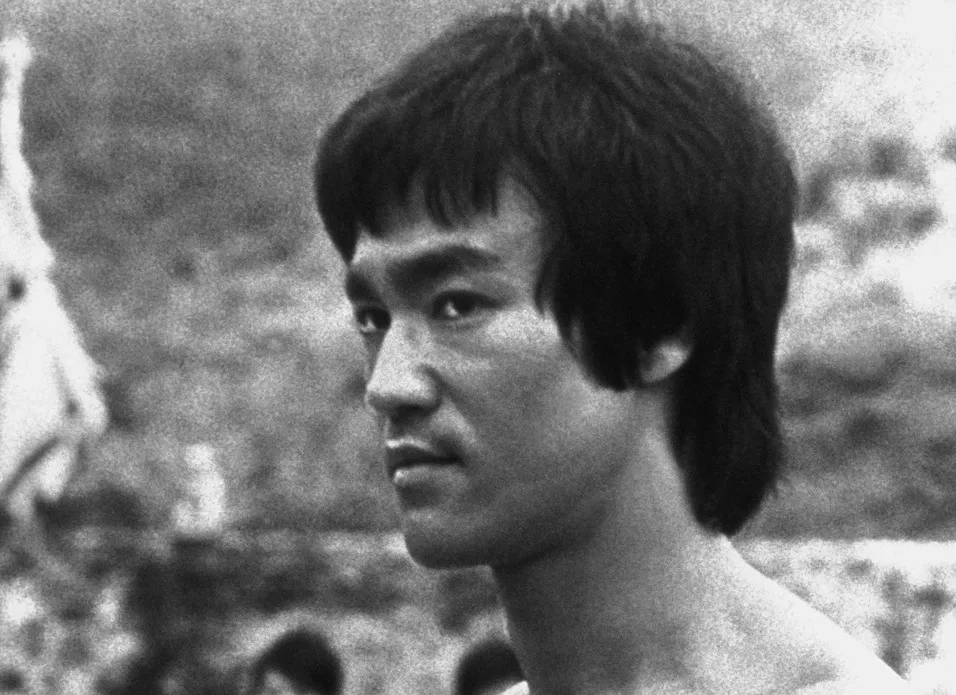 7608783-bruce-lee.jpg