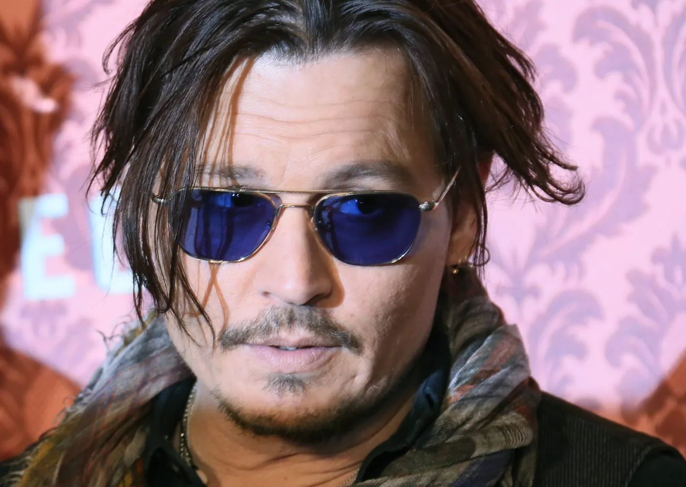 7315636-johnny-depp.jpg