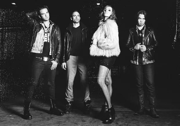 7359333-halestorm.jpg