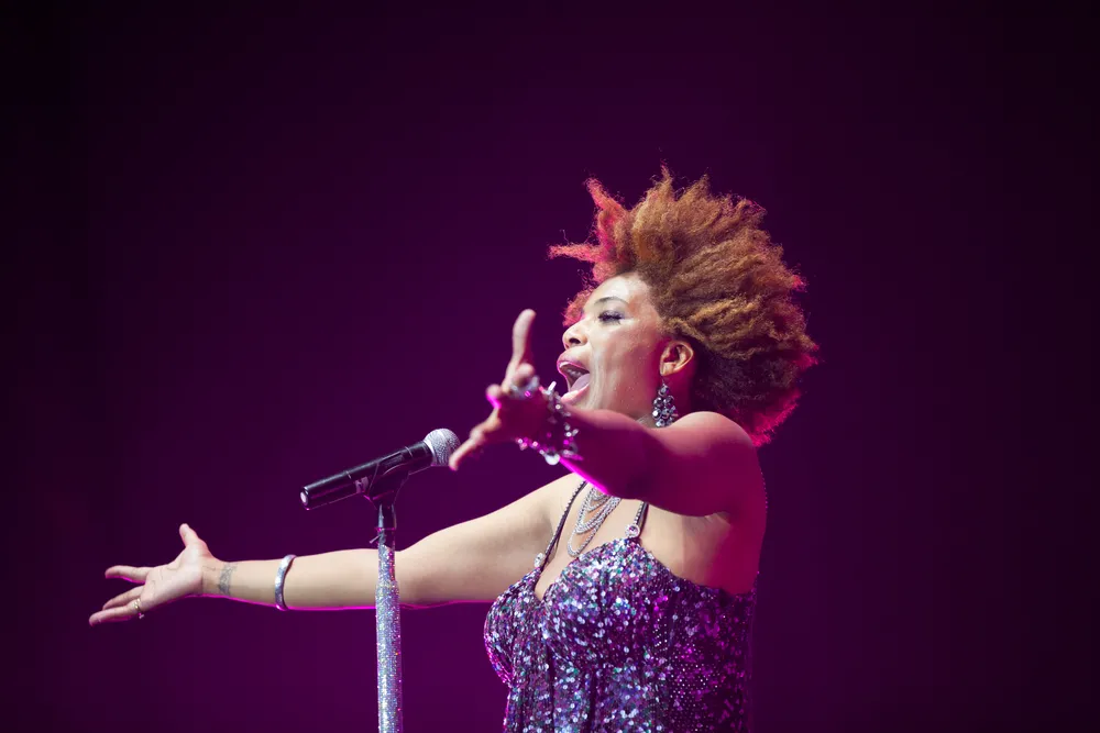 7449407-macy-gray.jpg