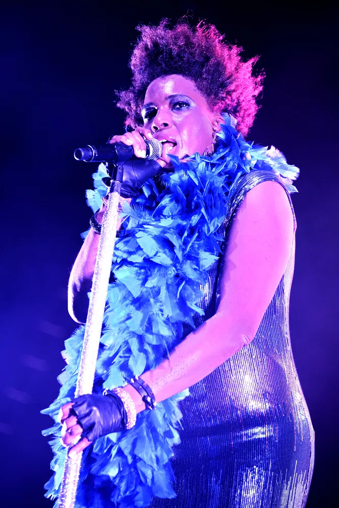 7449379-macy-gray.jpg
