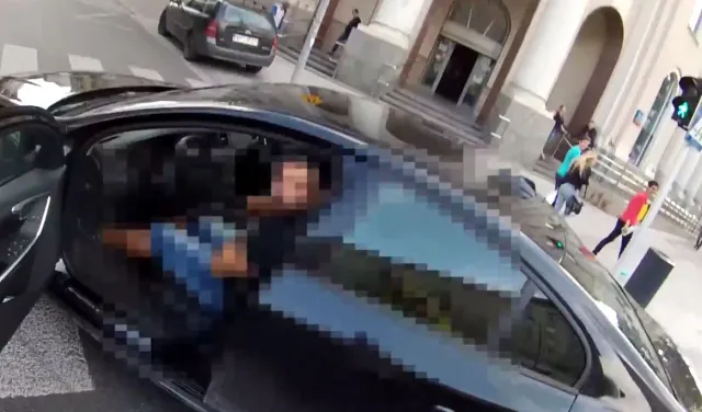 Cwaniak w volvo kontra rowerzysta. Wideo tylko dla dorosłych