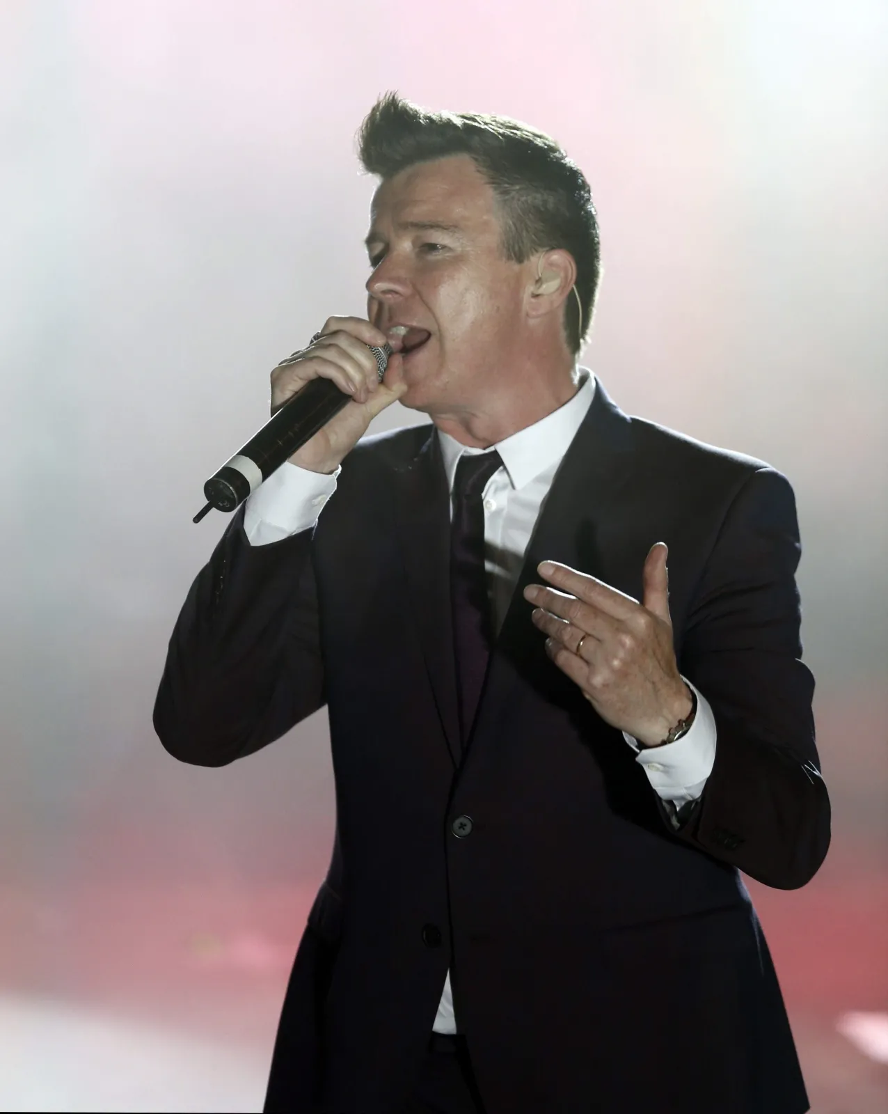 7945623-rick-astley.jpg