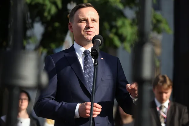 Duda chce jak najszybciej obniżyć wiek emerytalny. Ustawa będzie przed wyborami?