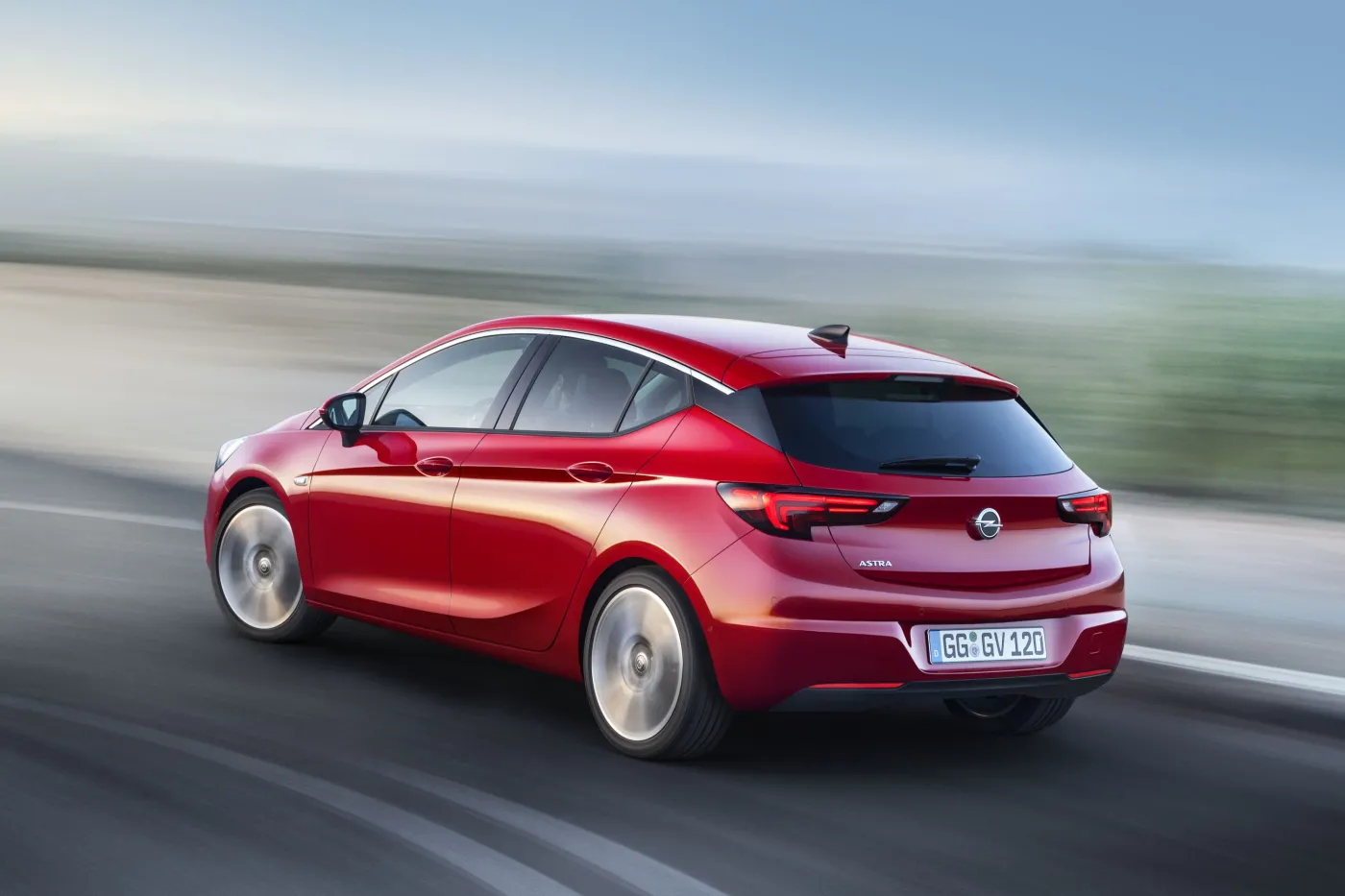 7832135-opel-astra.jpg