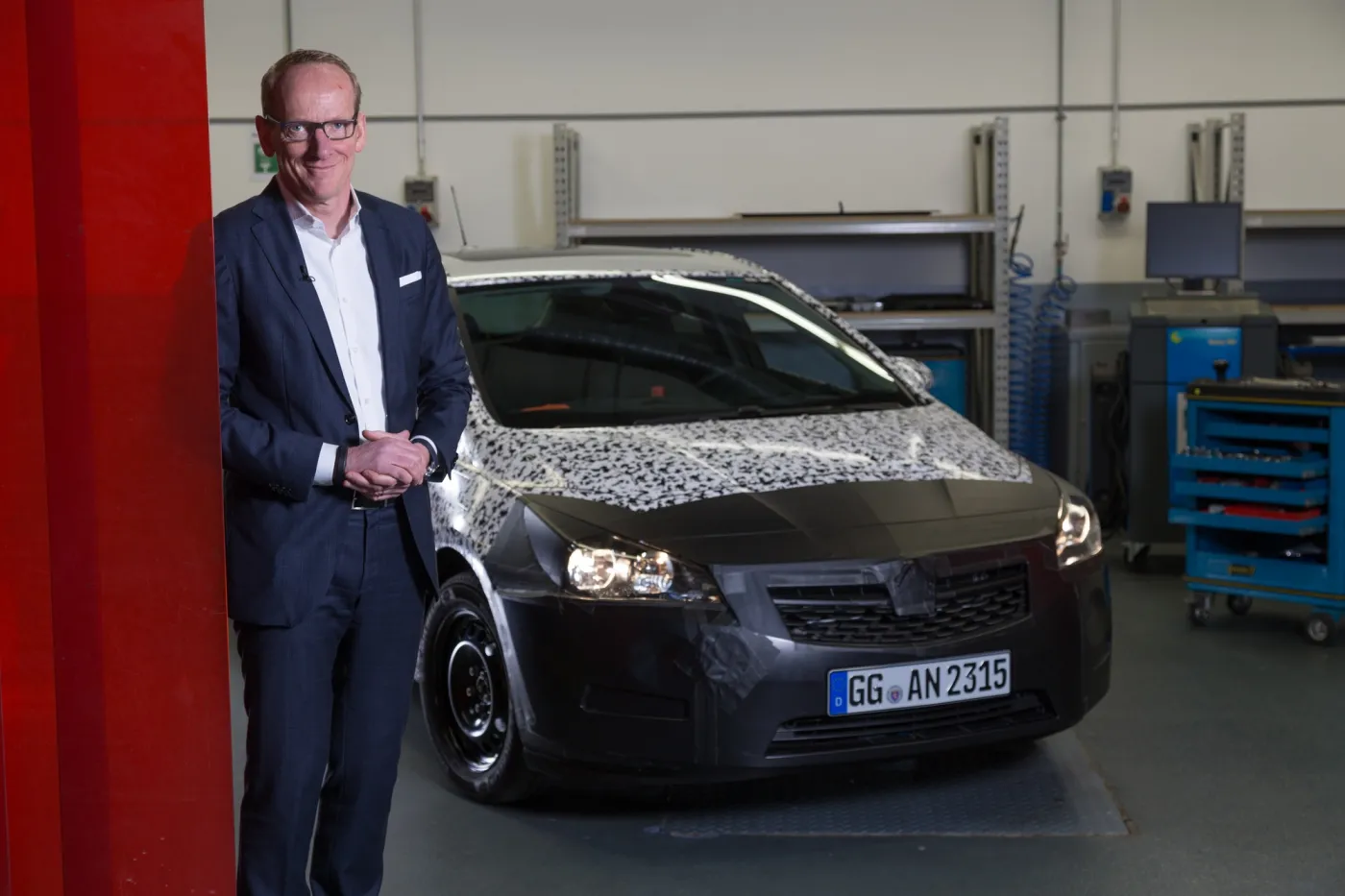 7734740-opel-astra.jpg