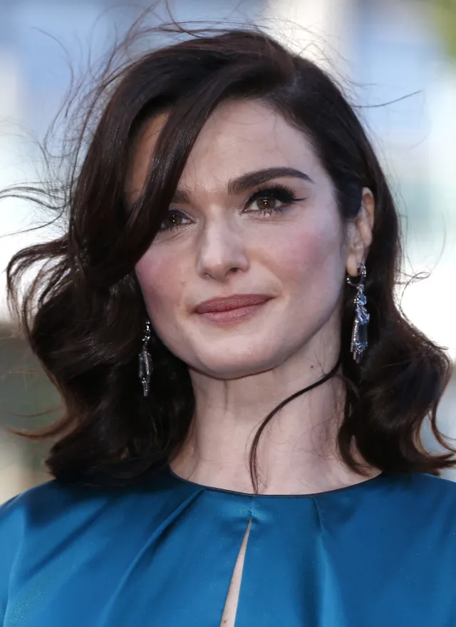 Rachel Weisz króluje w Cannes. Nic dziwnego, że Bond stracił dla niej głowę [ZDJĘCIA]