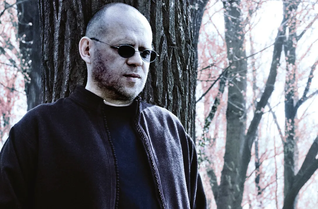 Adam Strug bez gęby wesołka