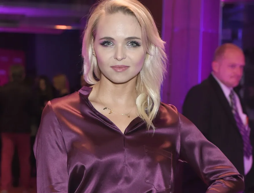 Trzydziestka w ciele małolaty: Candy Girl o wątpliwych urokach młodego wyglądu