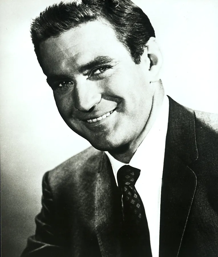 8378878-rod-taylor.jpg