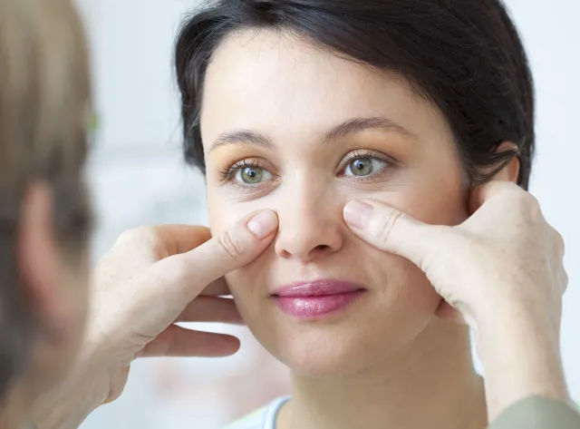 Krzywa przegroda nosowa – czy to problem?