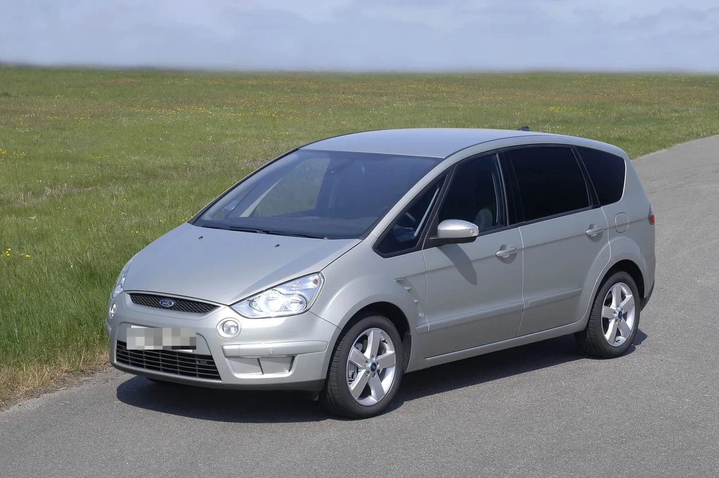 8415416-ford-s-max.jpg