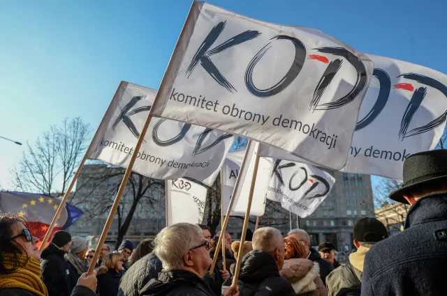 KOD zapowiada protesty w obronie Trybunału. Zapraszają wszystkich polityków