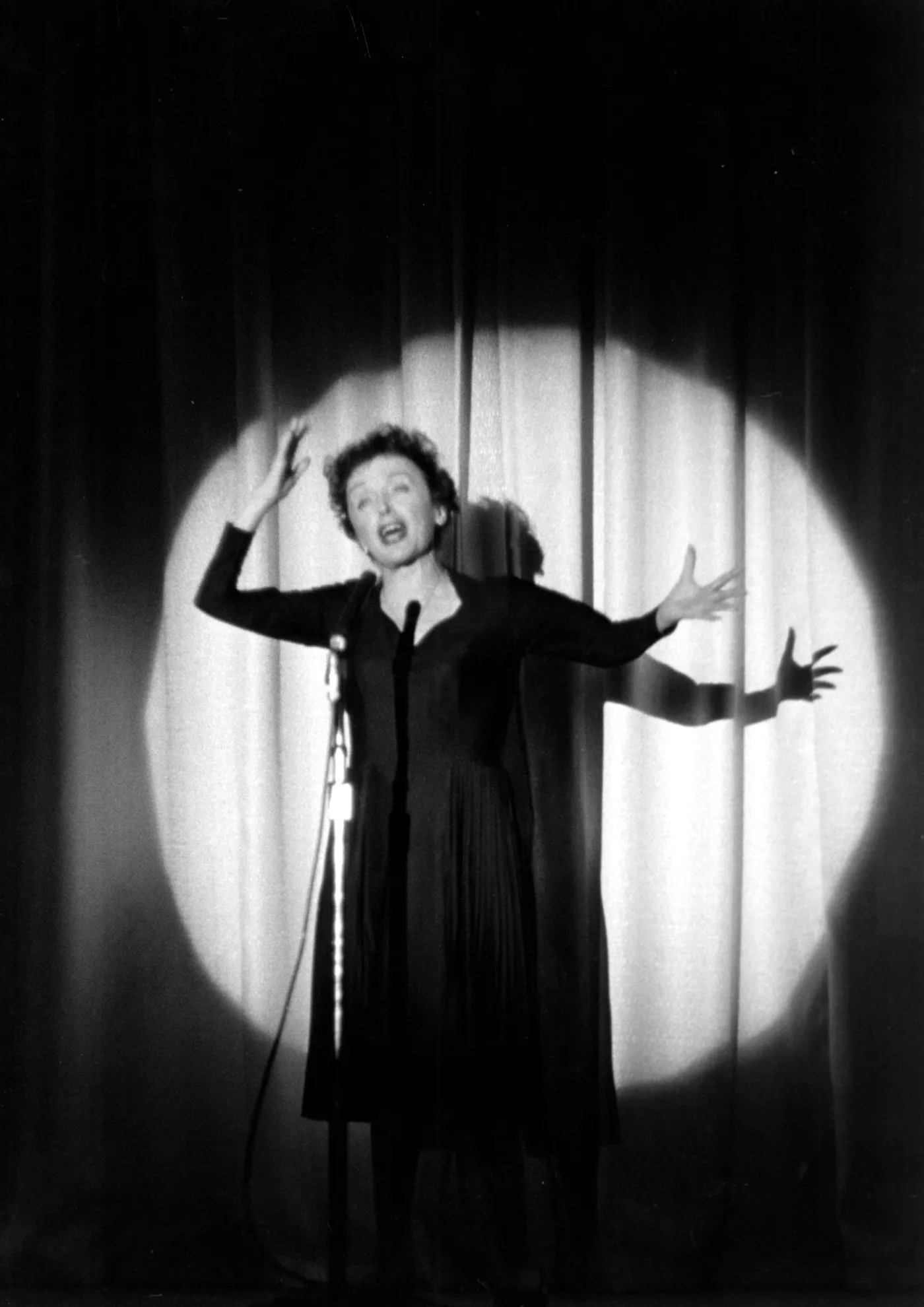 8527891-edith-piaf.jpg