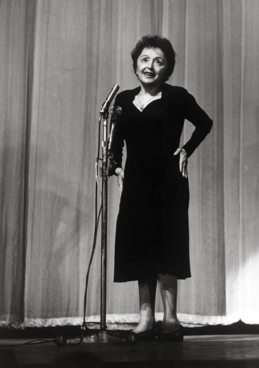 8528139-edith-piaf.jpg