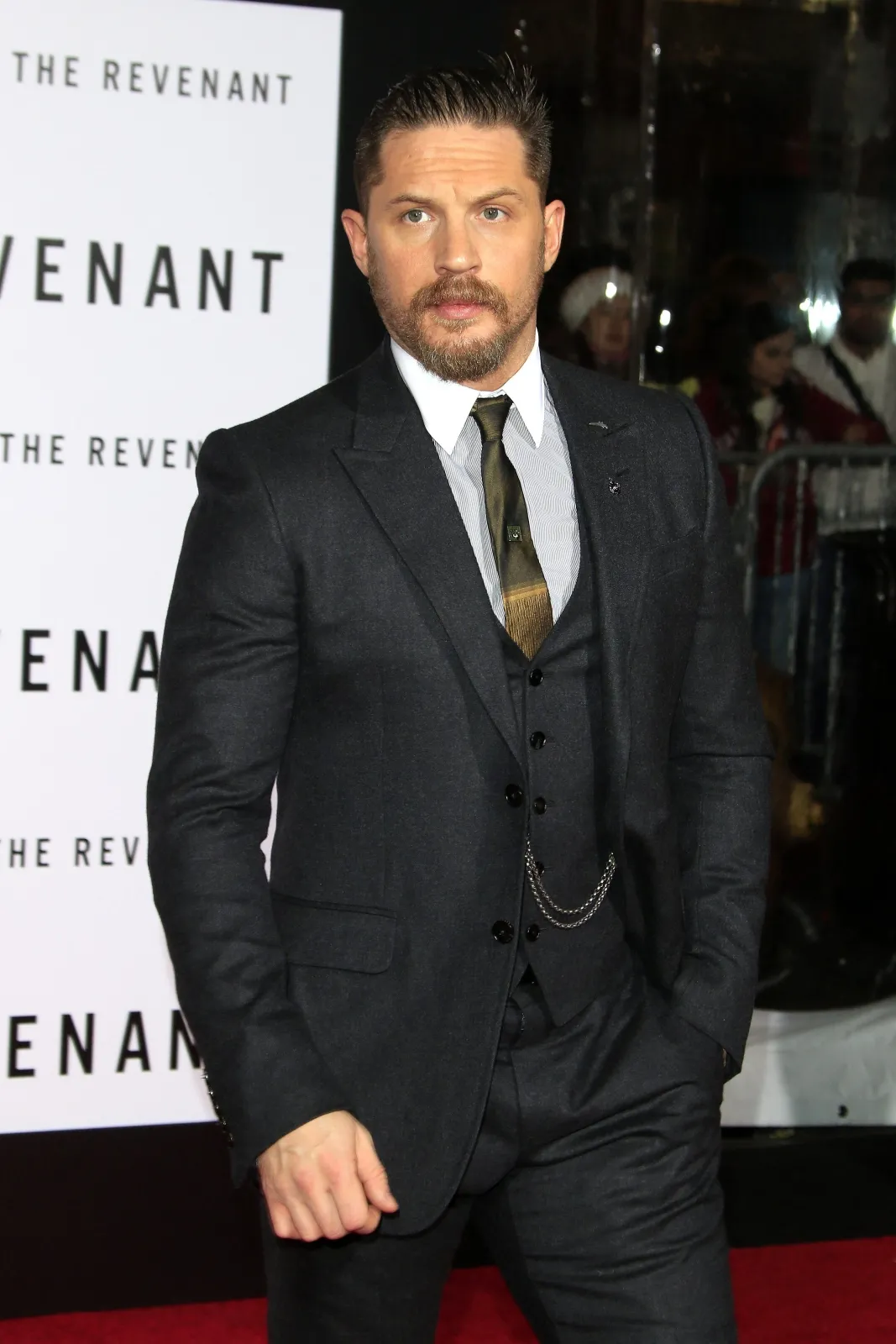 8560530-tom-hardy.jpg