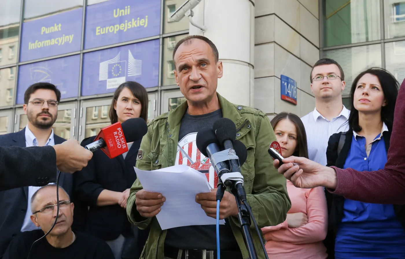 Kukiz apeluje do władz Polski i Unii o niewpuszczanie uchodźców. Złożył petycję