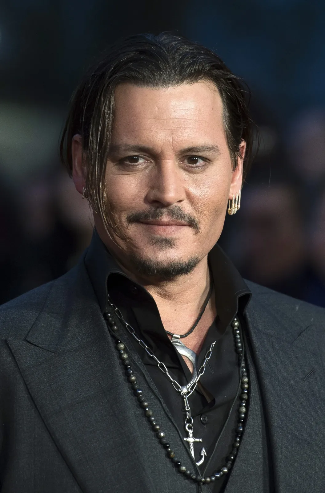 8311359-johnny-depp.jpg