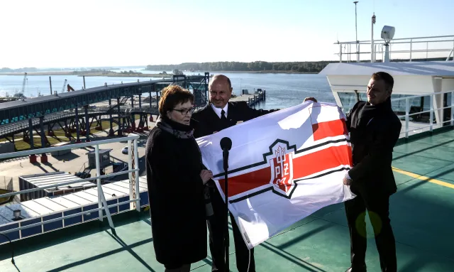 Szef sztabu PiS: Otwarcie Gazoportu to farsa, Bareja i Monty Python