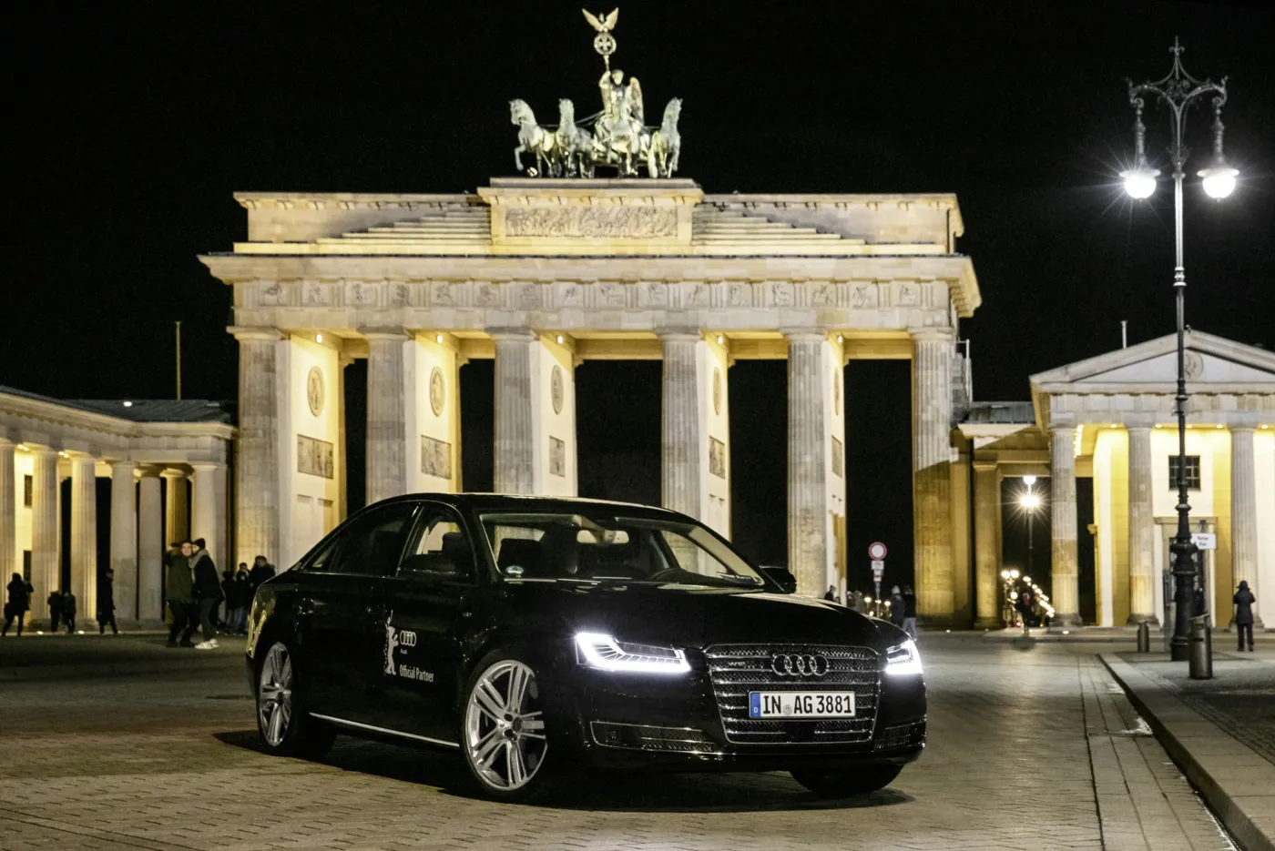 8836504-audi-a8-l.jpg