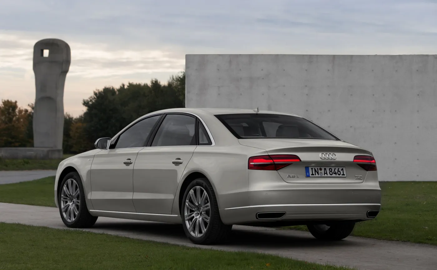 8837235-audi-a8-l.jpg