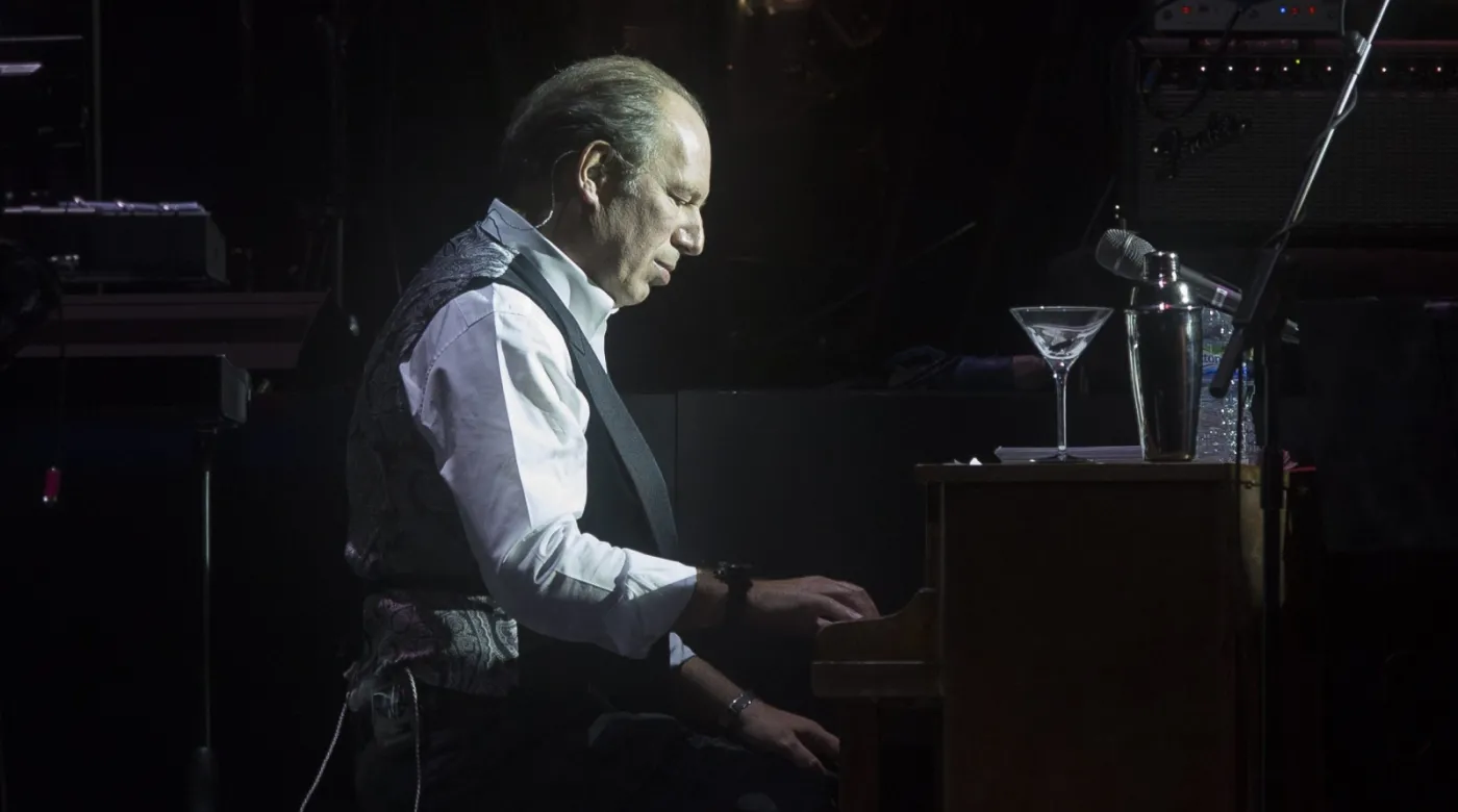 8918822-hans-zimmer.jpg