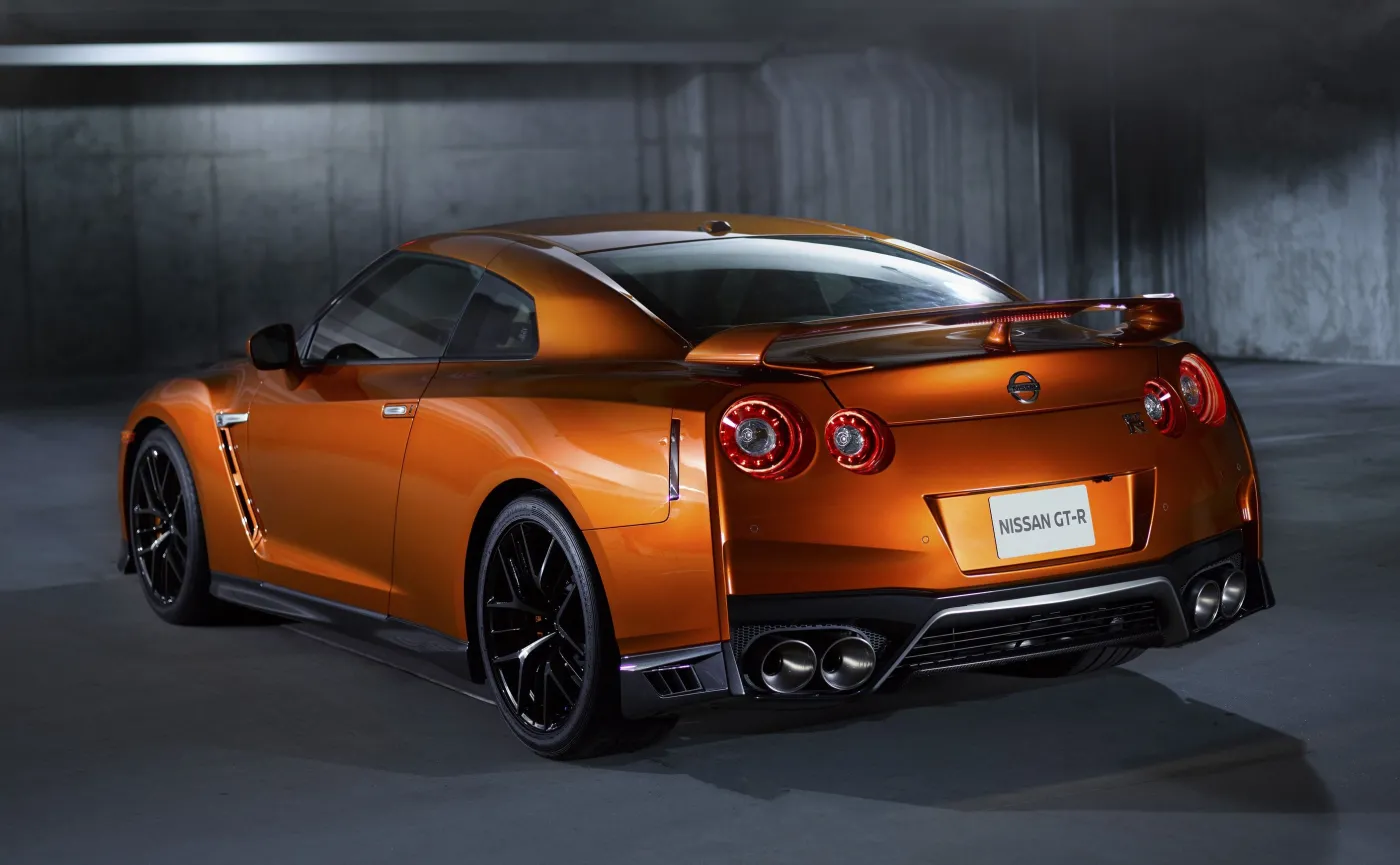 8868734-nissan-gt-r.jpg