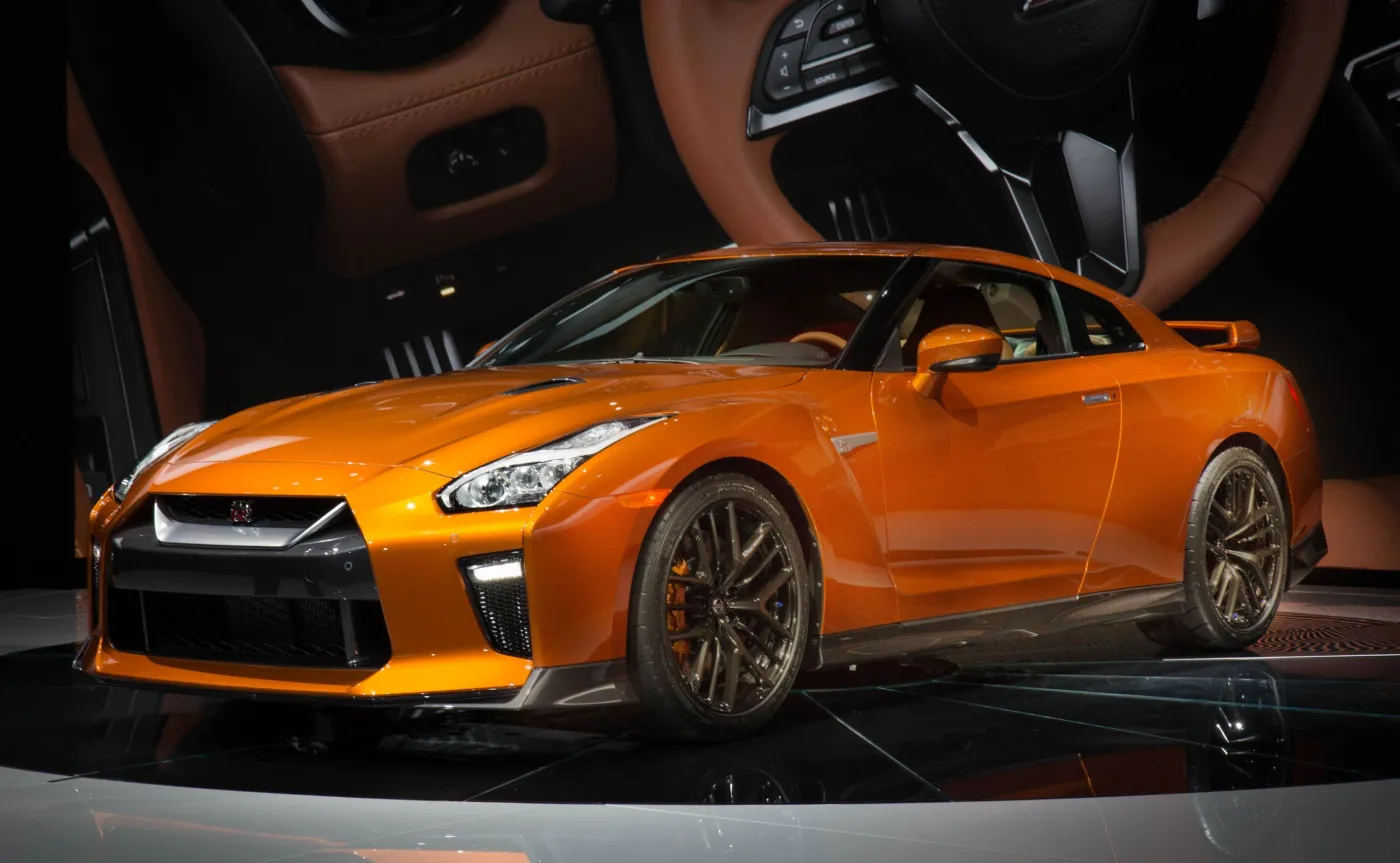 8868766-nissan-gt-r.jpg