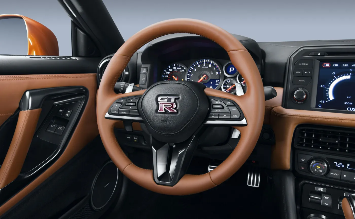 8868830-nissan-gt-r.jpg
