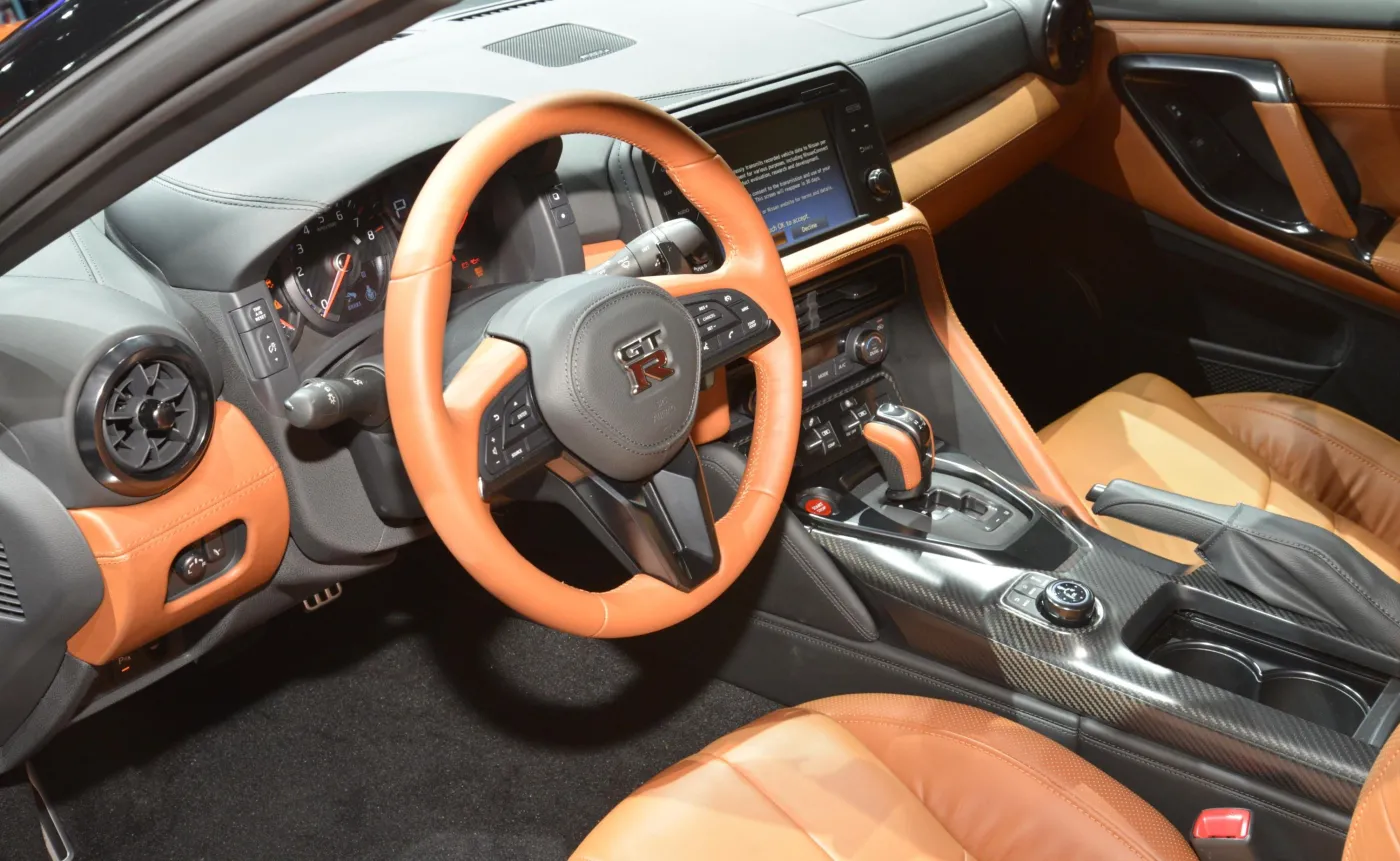 8869203-nissan-gt-r.jpg