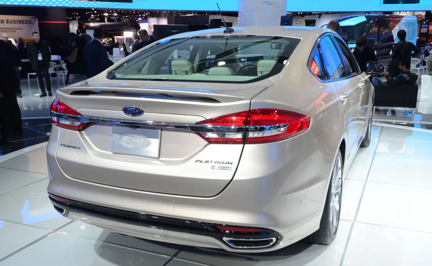 8628926-ford-fusion.jpg