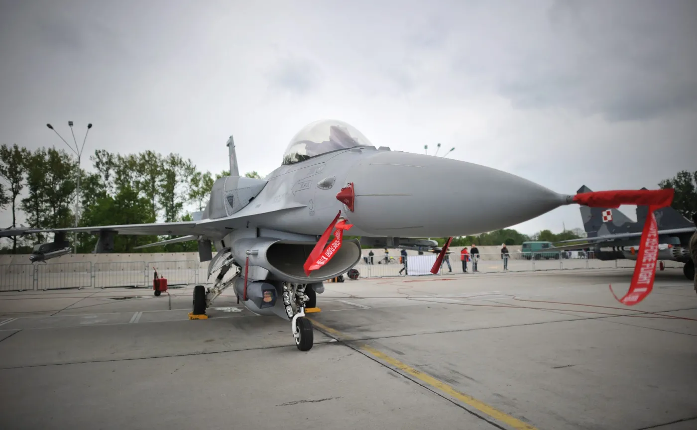 Polski F-16