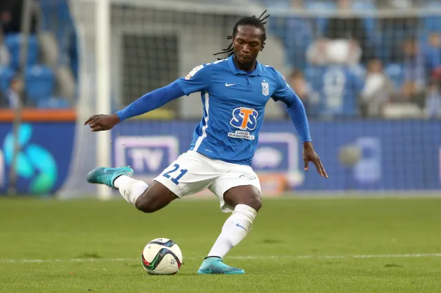 Czarnoskóry piłkarz Lecha broni kibiców. "Rasizm? Macie zły obraz Polski". WIDEO