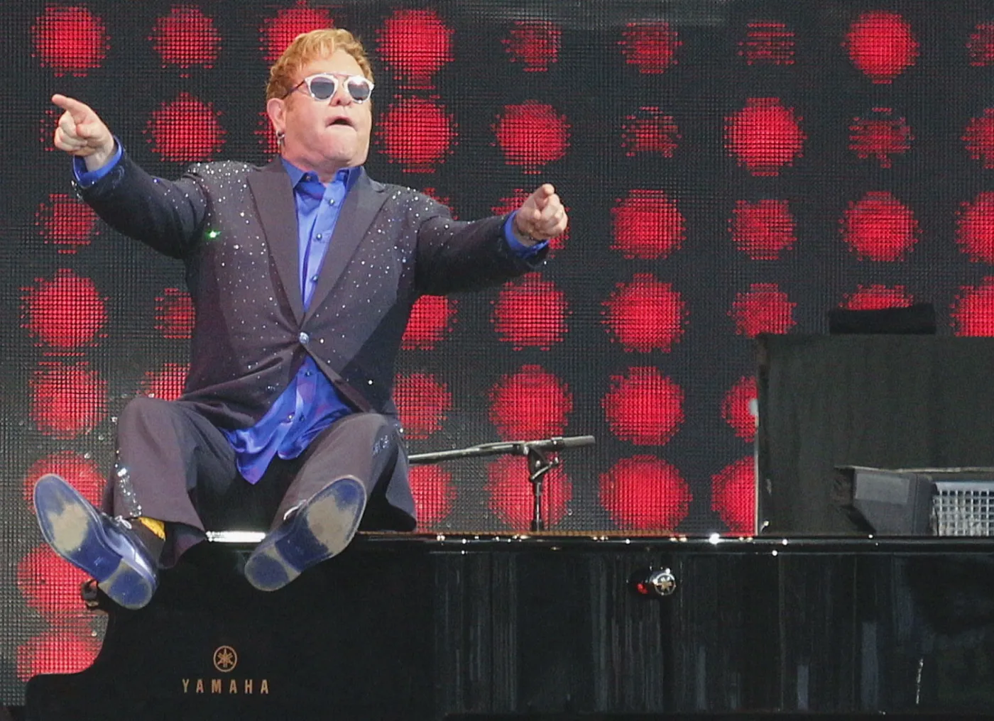 9190539-elton-john.jpg