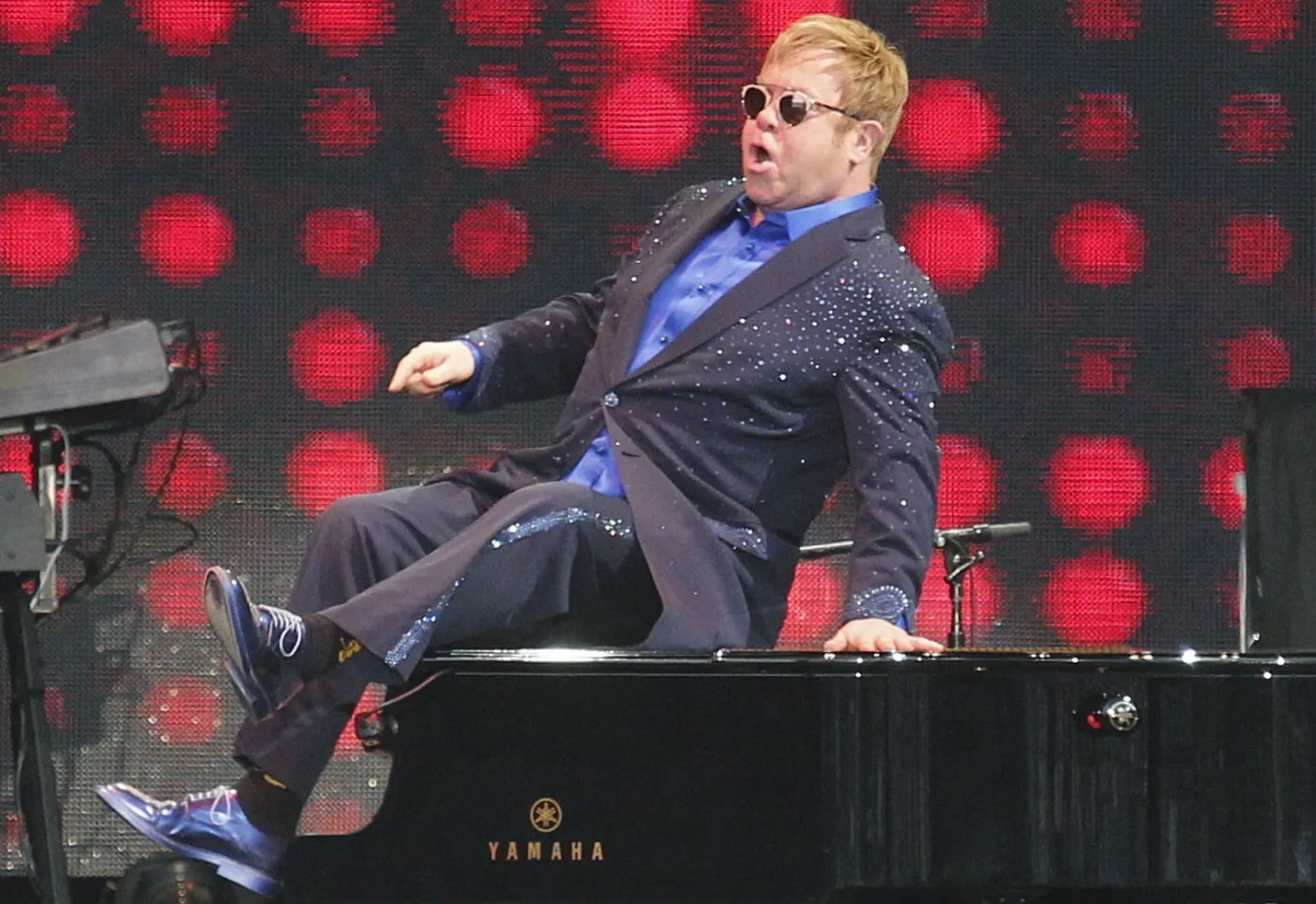 9190571-elton-john.jpg