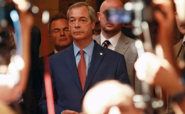 Namówił Brytyjczyków do Brexitu, a teraz "chce odzyskać swoje życie". Farage rezygnuje z kierowania UKIP
