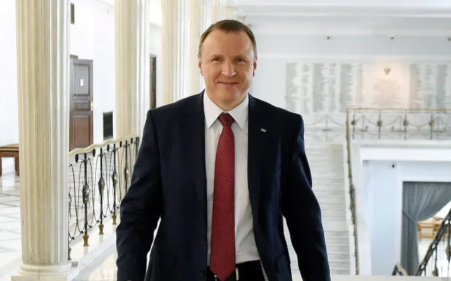 Jacek Kurski zostaje w TVP. Na razie. KULISY odwołania prezesa