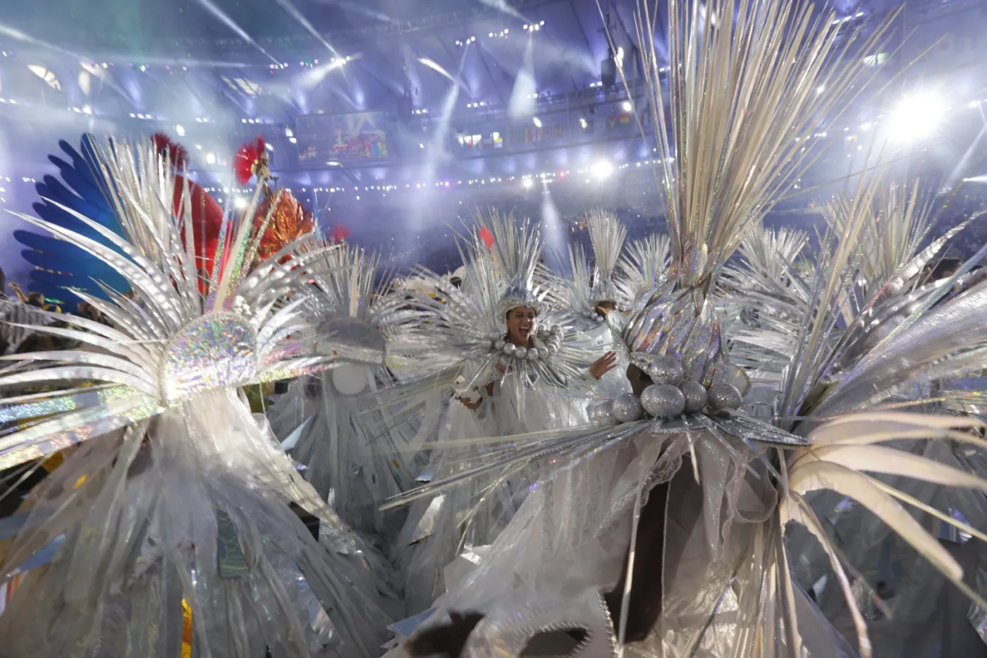 9384128-ceremonia-zamkniecia-igrzysk-olimpijskich.jpg