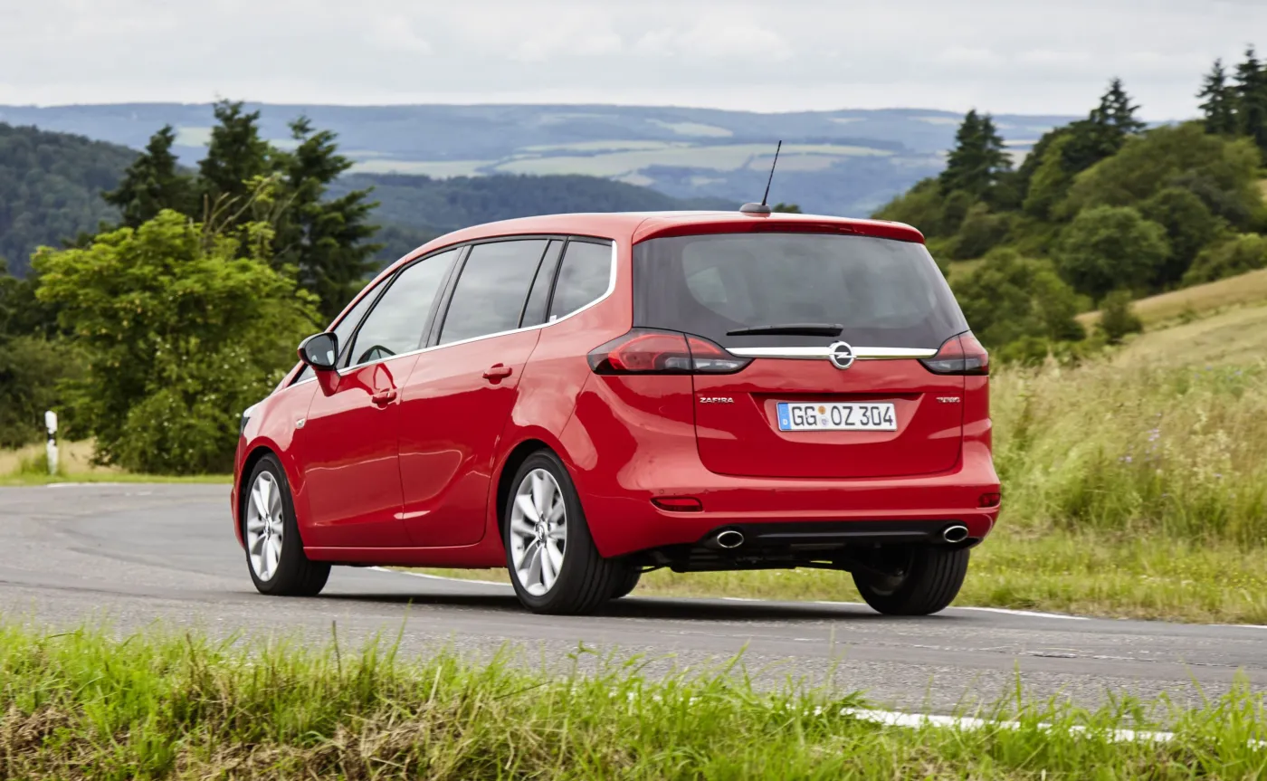 9229544-opel-zafira.jpg