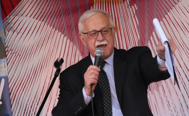 Jan Pietrzak nie będzie honorowym obywatelem stolicy? Radna PO: Ktoś, kto nazywa nas faszystami, nie zasługuje na taką godność