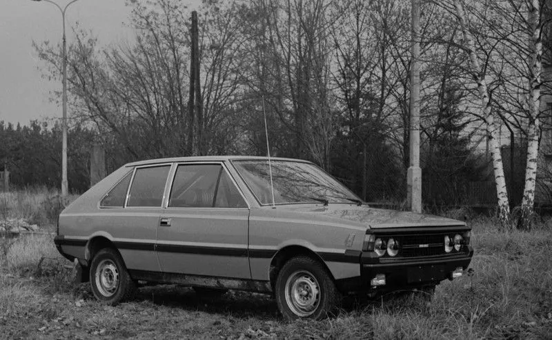 9093282-polonez-3d.jpg