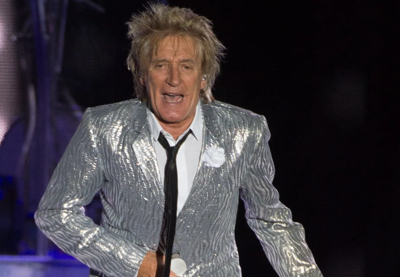 9090576-rod-stewart.jpg